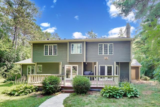 4010 Terry Avenue, Crystal Lake, IL 60014