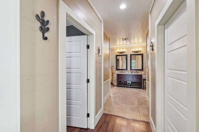 1200 County Road 211, Giddings, TX 78942