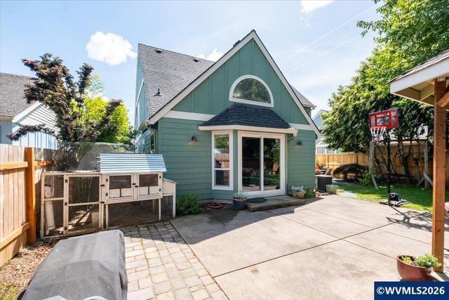 2649 21st Av SE, Albany, OR 97322