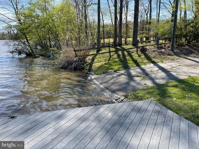 161 N ANNA DR, Louisa, VA 23093