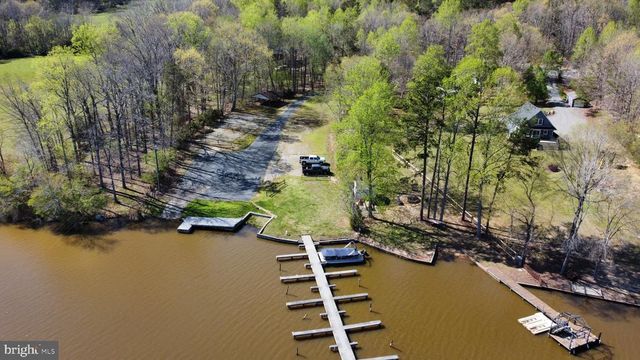 161 N ANNA DR, Louisa, VA 23093