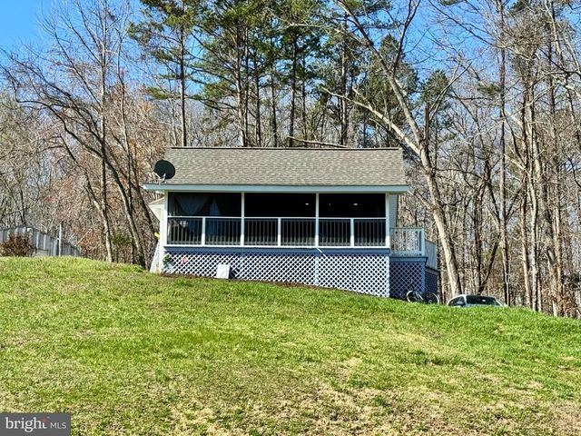 161 N ANNA DR, Louisa, VA 23093