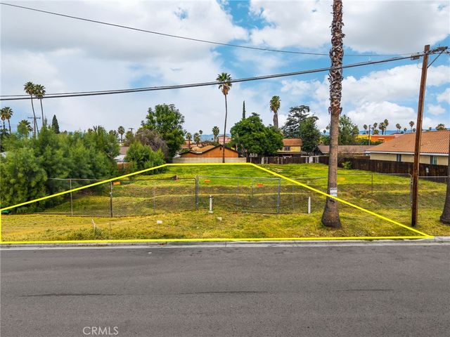 1871 10th, Riverside, CA 92507