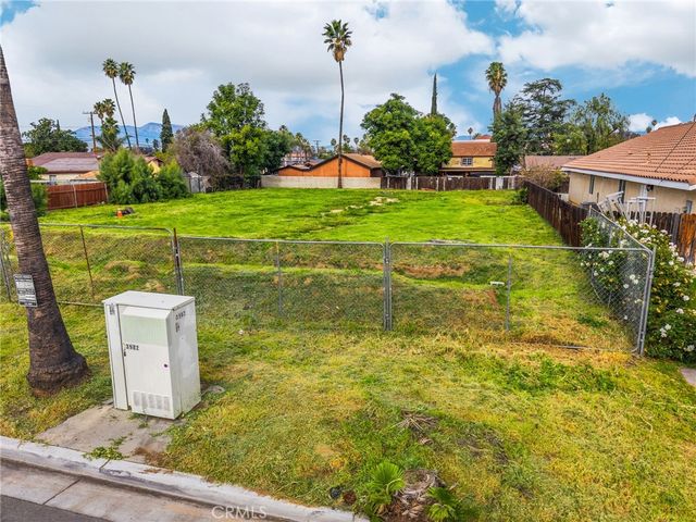 1871 10th, Riverside, CA 92507
