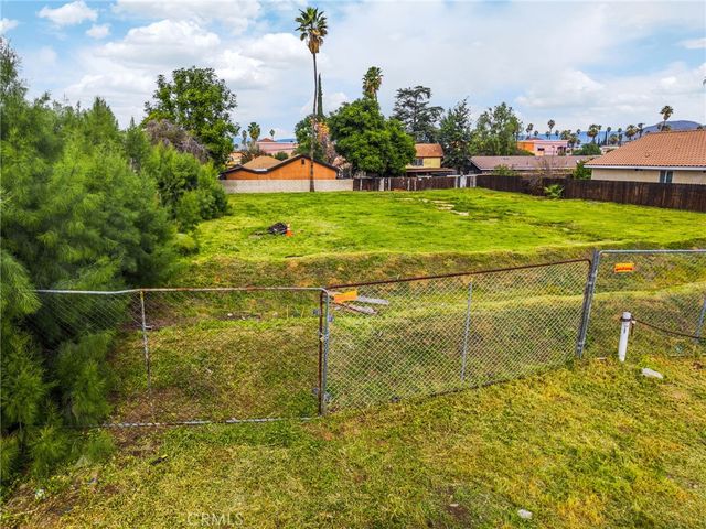 1871 10th, Riverside, CA 92507