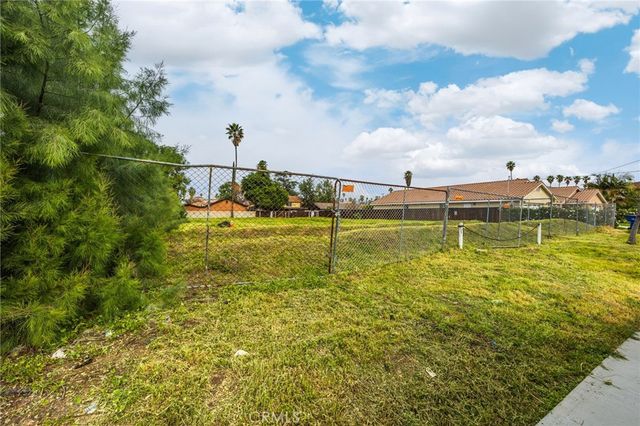 1871 10th, Riverside, CA 92507
