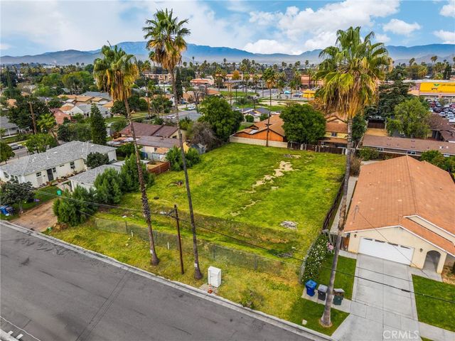 1871 10th, Riverside, CA 92507