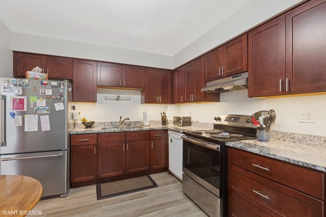 10720 W Cermak Road, Westchester, IL 60154
