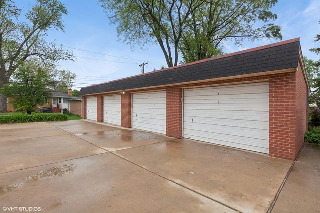 10720 W Cermak Road, Westchester, IL 60154