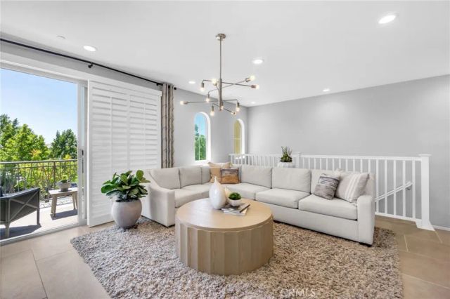101 Alder Ridge, Lake Forest, CA 92610