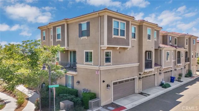 101 Alder Ridge, Lake Forest, CA 92610