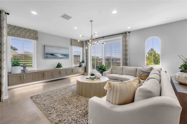 101 Alder Ridge, Lake Forest, CA 92610
