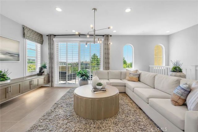 101 Alder Ridge, Lake Forest, CA 92610