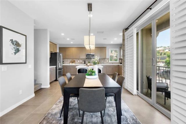 101 Alder Ridge, Lake Forest, CA 92610