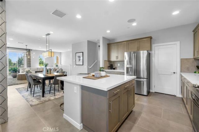 101 Alder Ridge, Lake Forest, CA 92610
