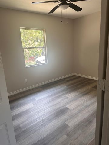 305 E Nelson Street, Bowie, TX 76230