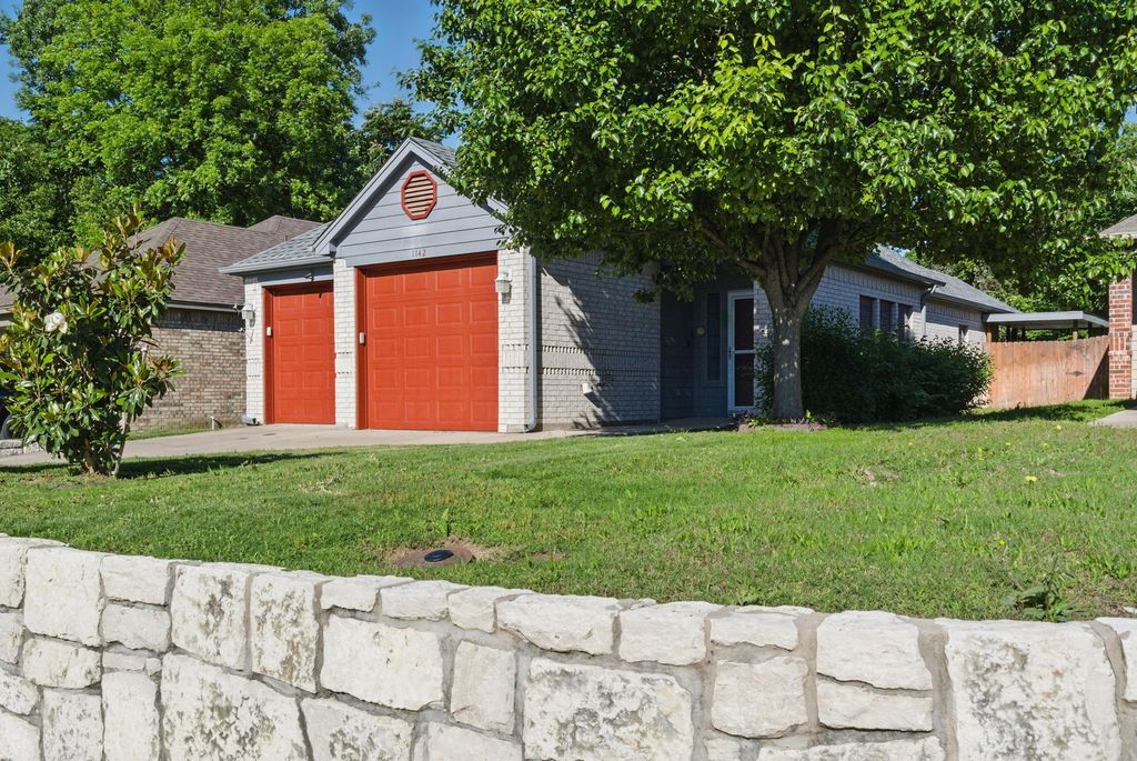 1142 Story Book Lane, Weatherford, TX 76086