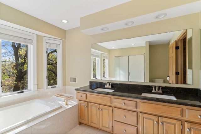 17718 Kingsway Path, Lakeville, MN 55044