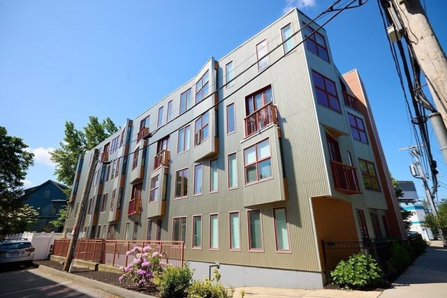 24 Bay State Rd 7, Cambridge, MA 02138