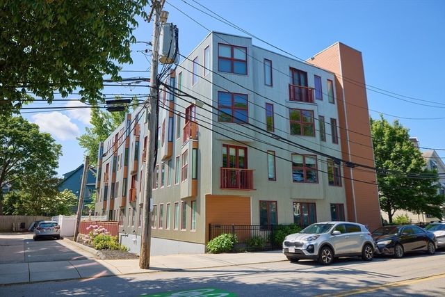 24 Bay State Rd 7, Cambridge, MA 02138