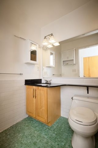 24 Bay State Rd 7, Cambridge, MA 02138