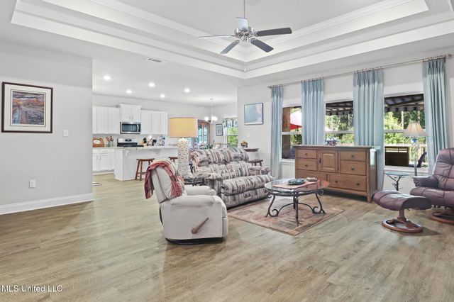 11209 Shorecrest Road, Biloxi, MS 39532