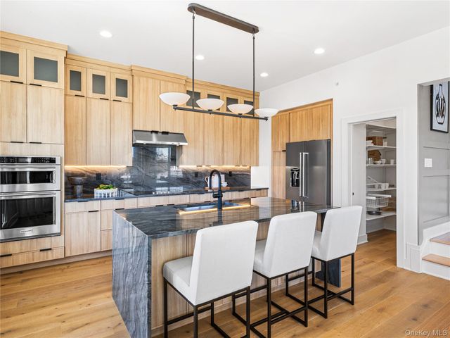 145 Captain Esposito Lane 22, Pearl River, NY 10954