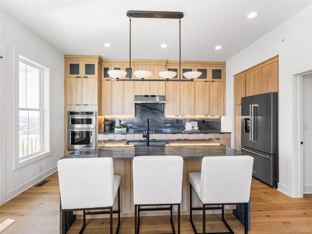 145 Captain Esposito Lane 22, Pearl River, NY 10954