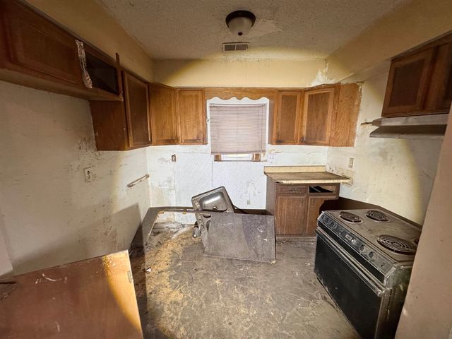 1002 CRESTON AVE, Memphis, TN 38127