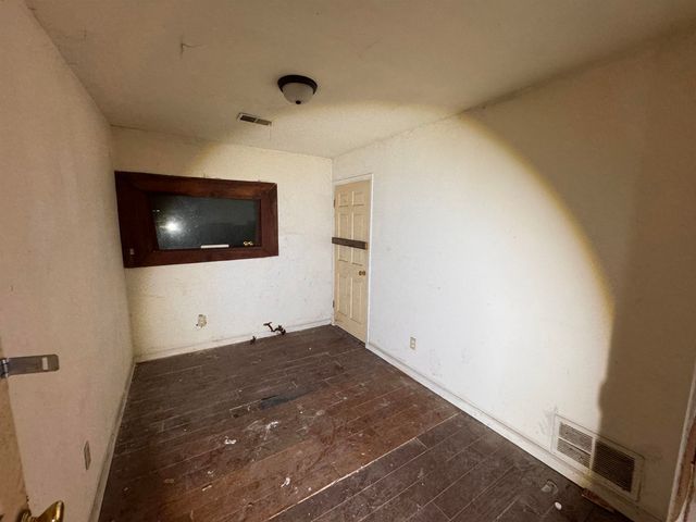 1002 CRESTON AVE, Memphis, TN 38127
