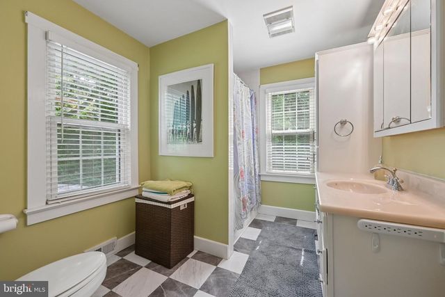 121 VILLANOVA RD, Glassboro, NJ 08028