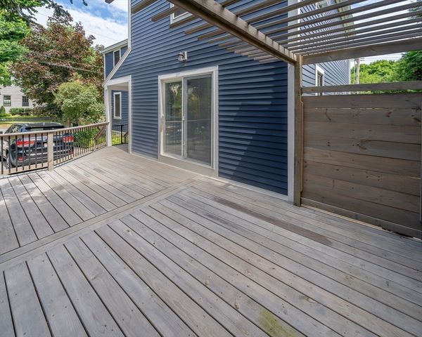 19 Jefferson St, Newburyport, MA 01950