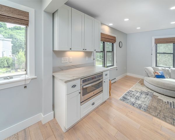 19 Jefferson St, Newburyport, MA 01950