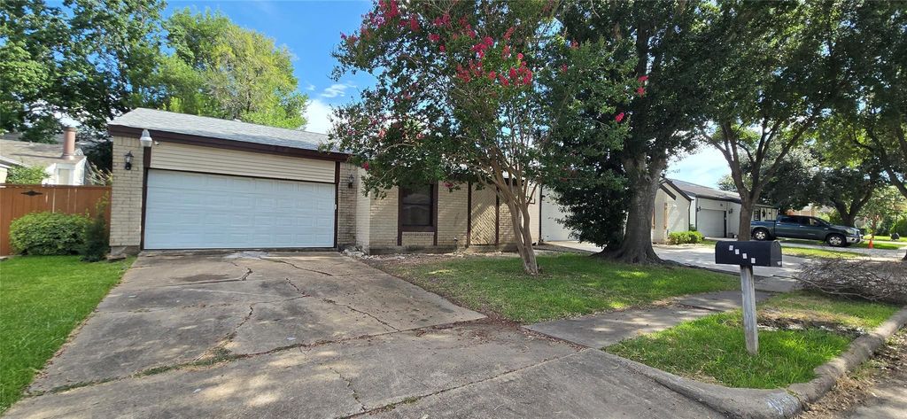 6311 Dawnridge Drive, Houston, TX 77035