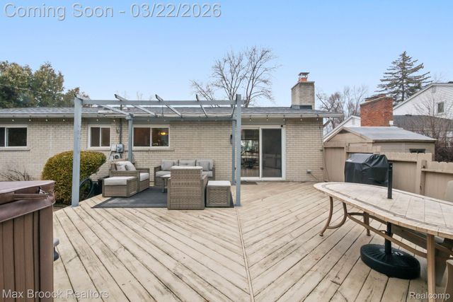 19771 Hickory Leaf Street, Southfield, MI 48076