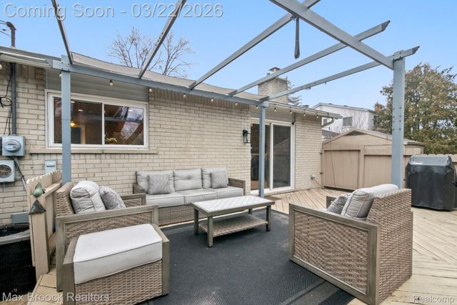 19771 Hickory Leaf Street, Southfield, MI 48076