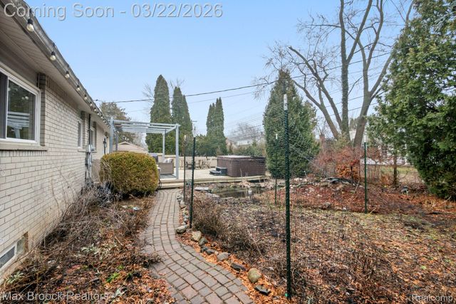 19771 Hickory Leaf Street, Southfield, MI 48076