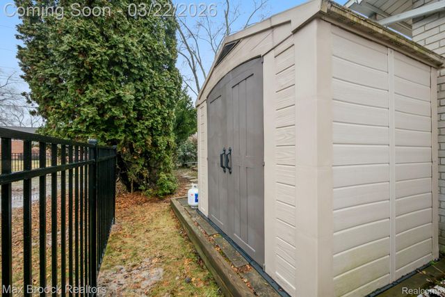 19771 Hickory Leaf Street, Southfield, MI 48076