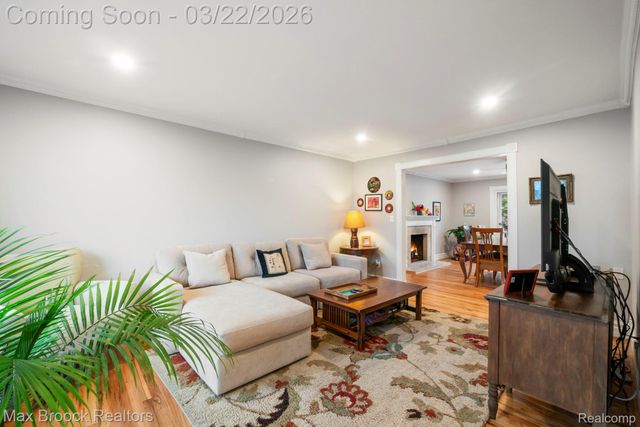 19771 Hickory Leaf Street, Southfield, MI 48076