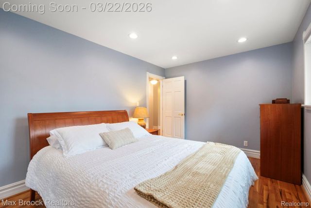 19771 Hickory Leaf Street, Southfield, MI 48076