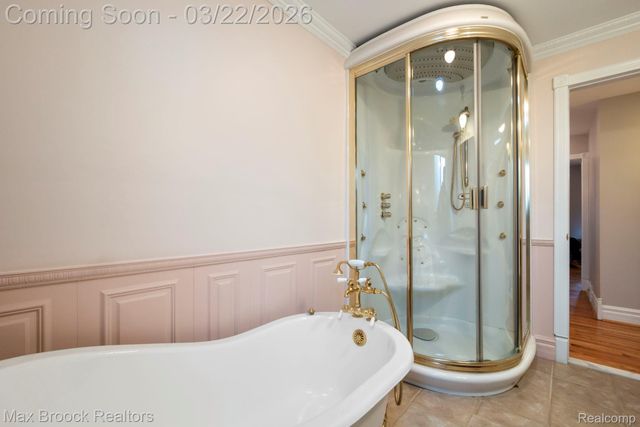 19771 Hickory Leaf Street, Southfield, MI 48076