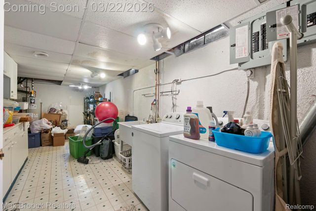 19771 Hickory Leaf Street, Southfield, MI 48076