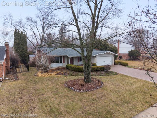 19771 Hickory Leaf Street, Southfield, MI 48076