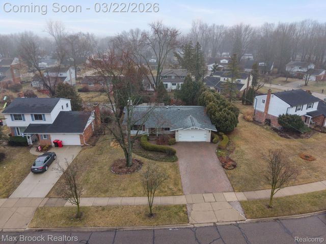 19771 Hickory Leaf Street, Southfield, MI 48076