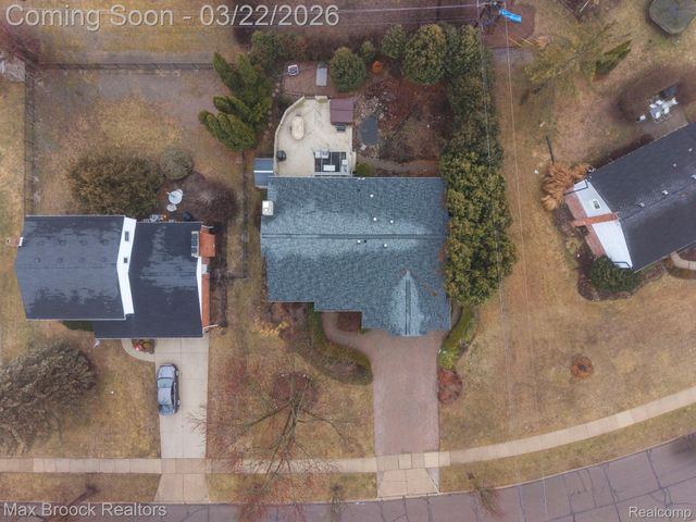 19771 Hickory Leaf Street, Southfield, MI 48076