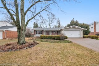 19771 Hickory Leaf Street, Southfield, MI 48076