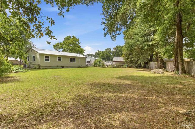 6710 Malvern St, Pensacola, FL 32506