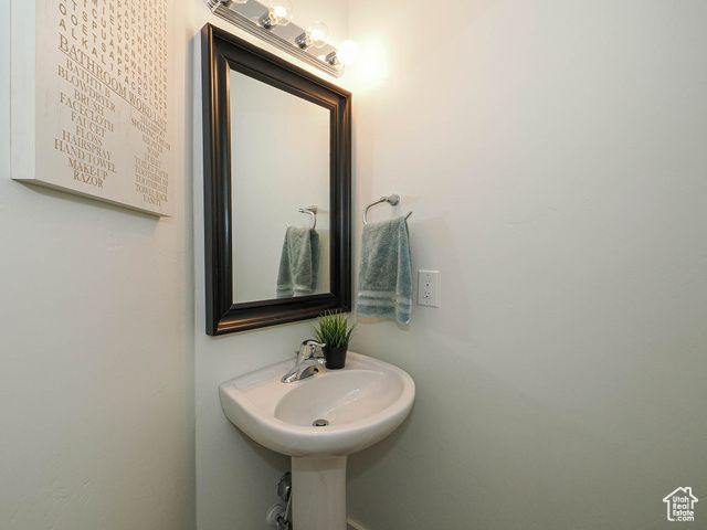 373 N WILLOW HAVEN AVE, Lehi, UT 84043