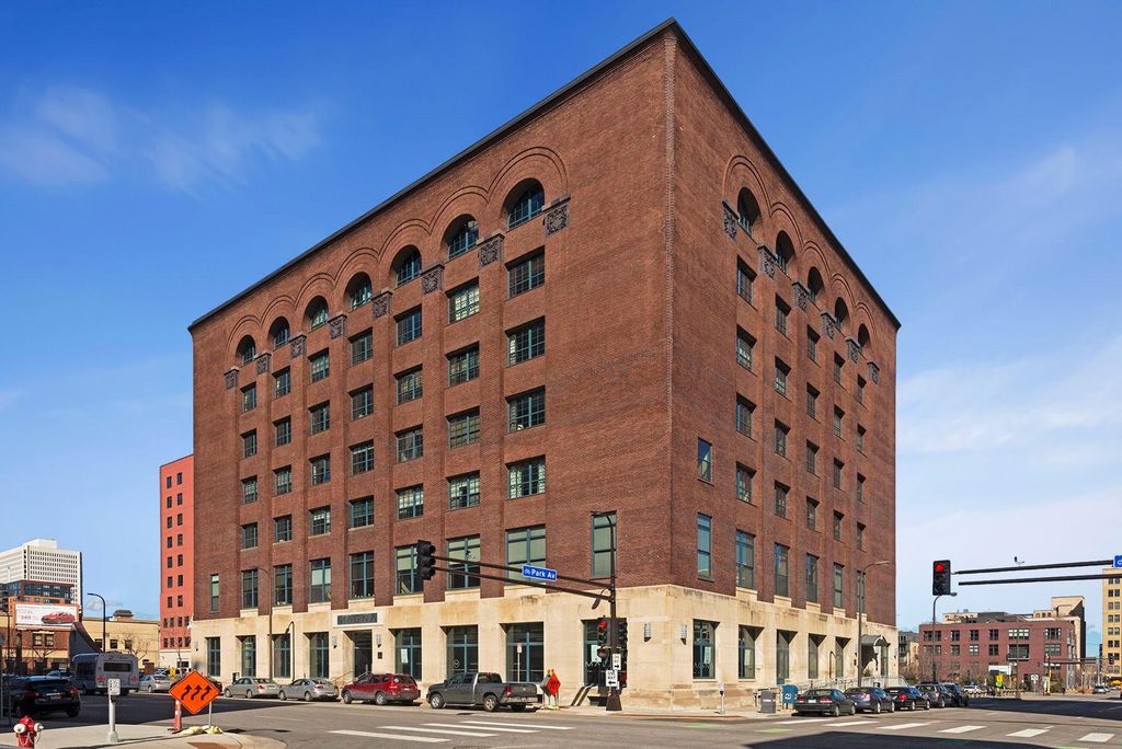250 Park Avenue 404, Minneapolis, MN 55415 — exterior