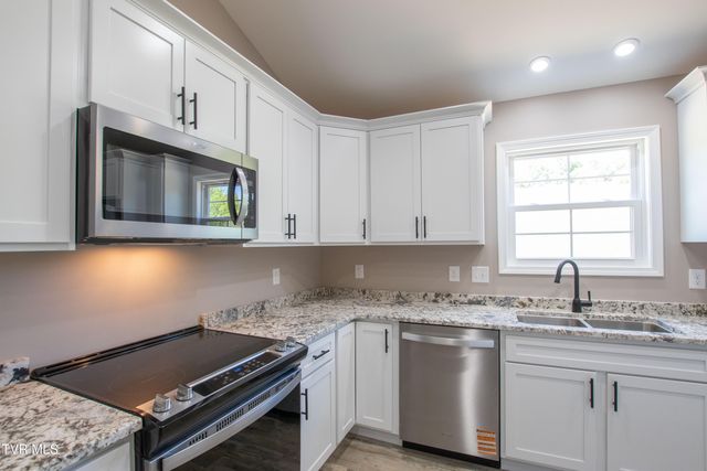 17150 Sedona Drive, Abingdon, VA 24211